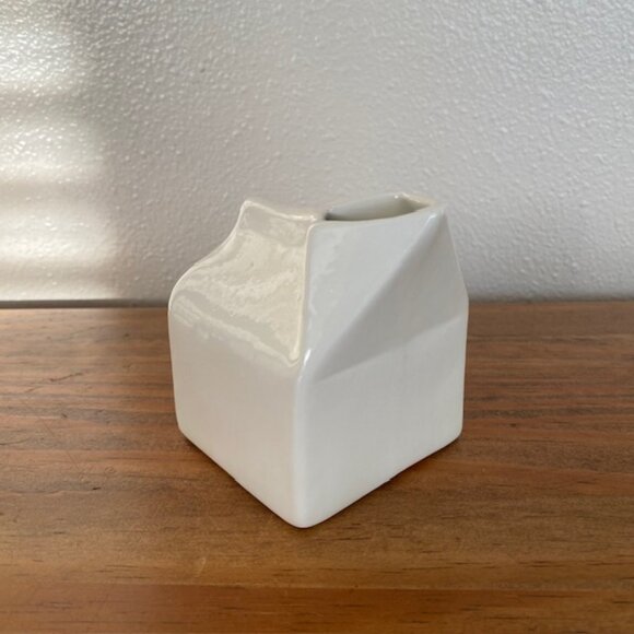 Vintage Holsteins by Margo Ceramic Milk Carton Creamer - 1984 - Picture 5 of 7